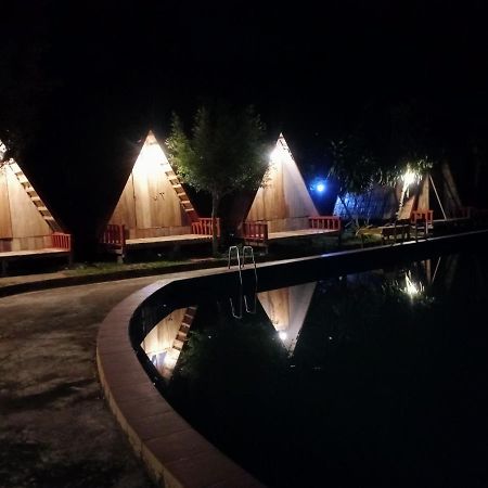 Nongkhiaw Campingsite Swimming Pool Hotel Ban Phathok Exterior foto