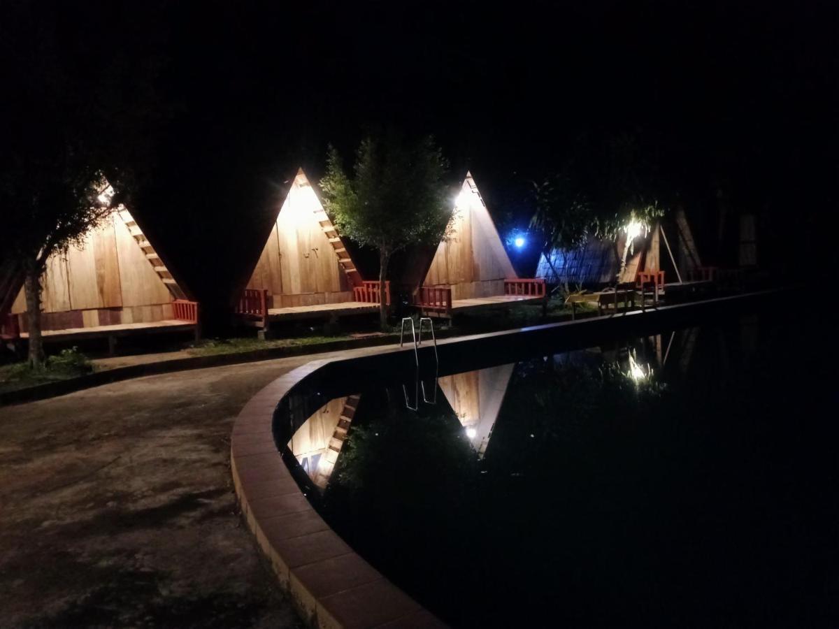 Nongkhiaw Campingsite Swimming Pool Hotel Ban Phathok Exterior foto