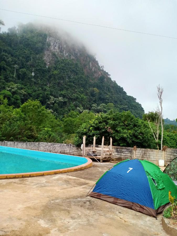Nongkhiaw Campingsite Swimming Pool Hotel Ban Phathok Exterior foto